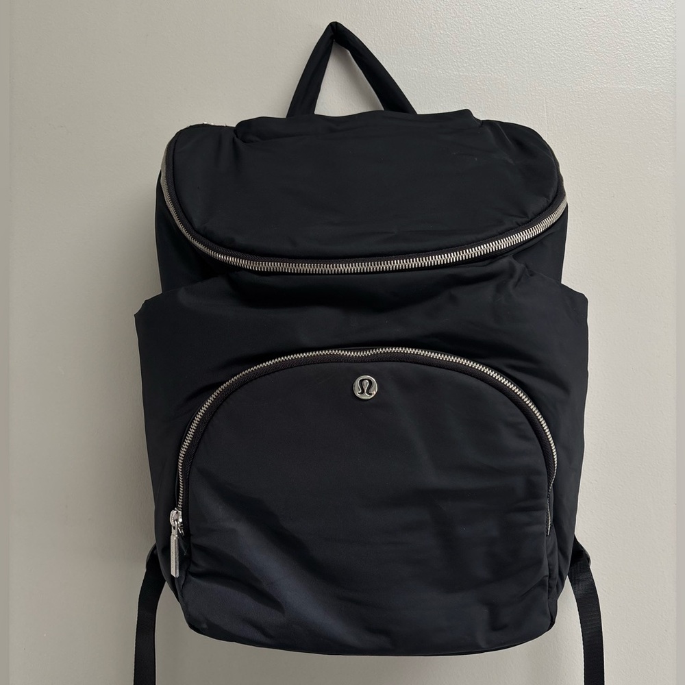 Lululemon parent diaper bag